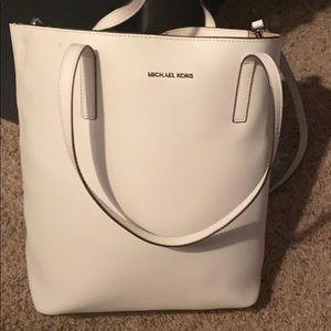White all leather Michel Kors purse